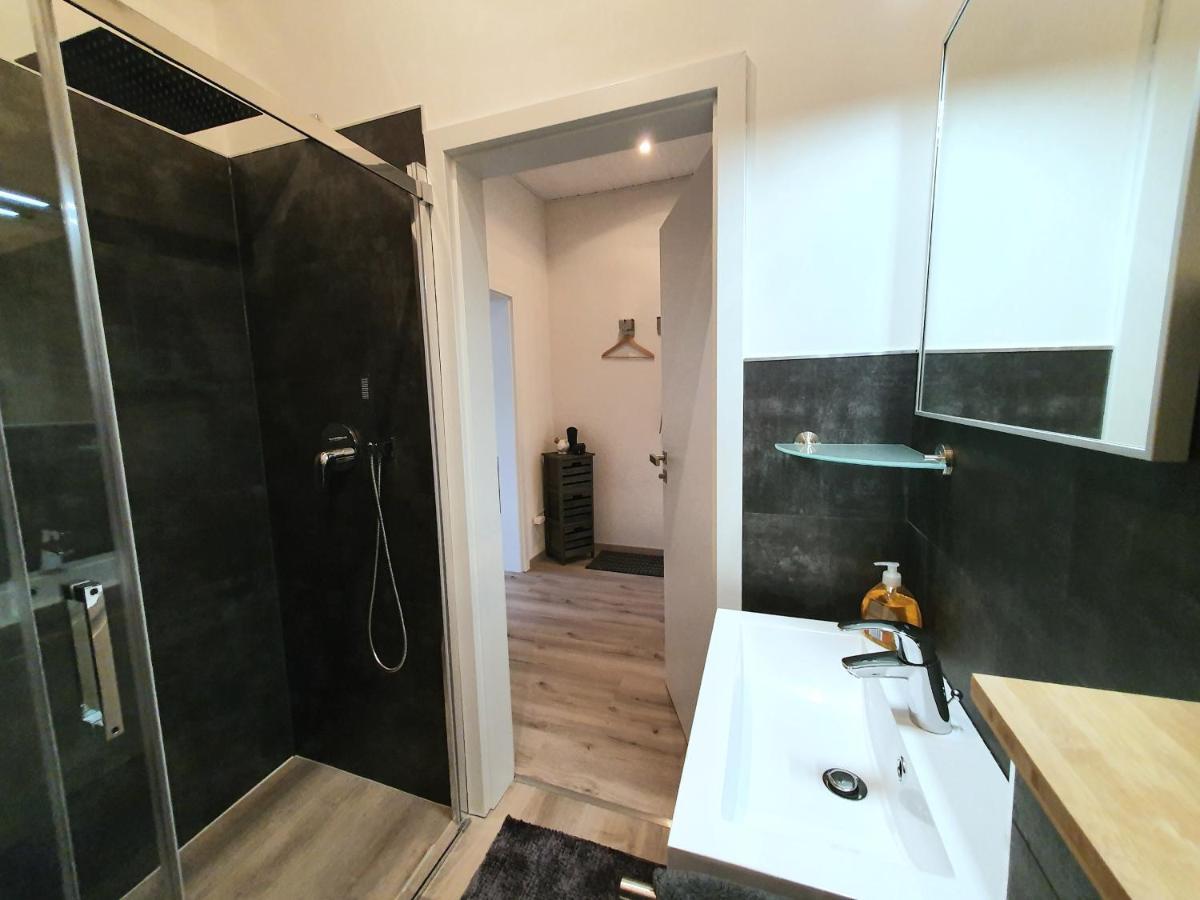Moderne Wohlfühloase zentral in Seenähe - kostenfreie Minibar, Selbstfrühstück, Pillow menu, Smart Home, 55 Smart TVs, NETFLIX, DisneyPlus uvm Wetter  Exterior foto